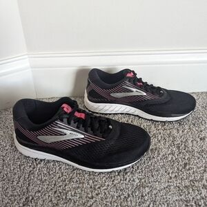Brooks Addiction 14 Black and Pink sz 8 Like New